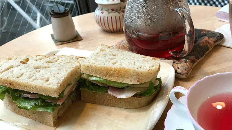 Zakka+Cafe La capi:白神こだま酵母のセミハードパン